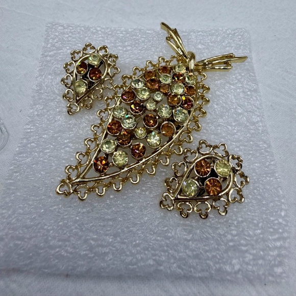 Vintage Art Deco Jonquil and Amber Rhinestone Brooch Clip Earrings - Picture 3 of 4
